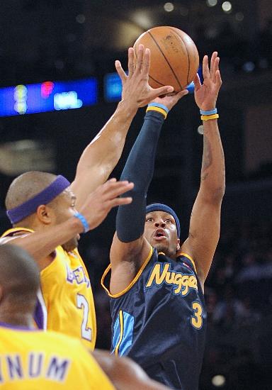 希勒的头球 希勒的头球