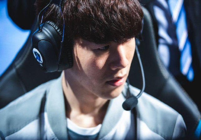 成斜向重叠 成斜向重叠